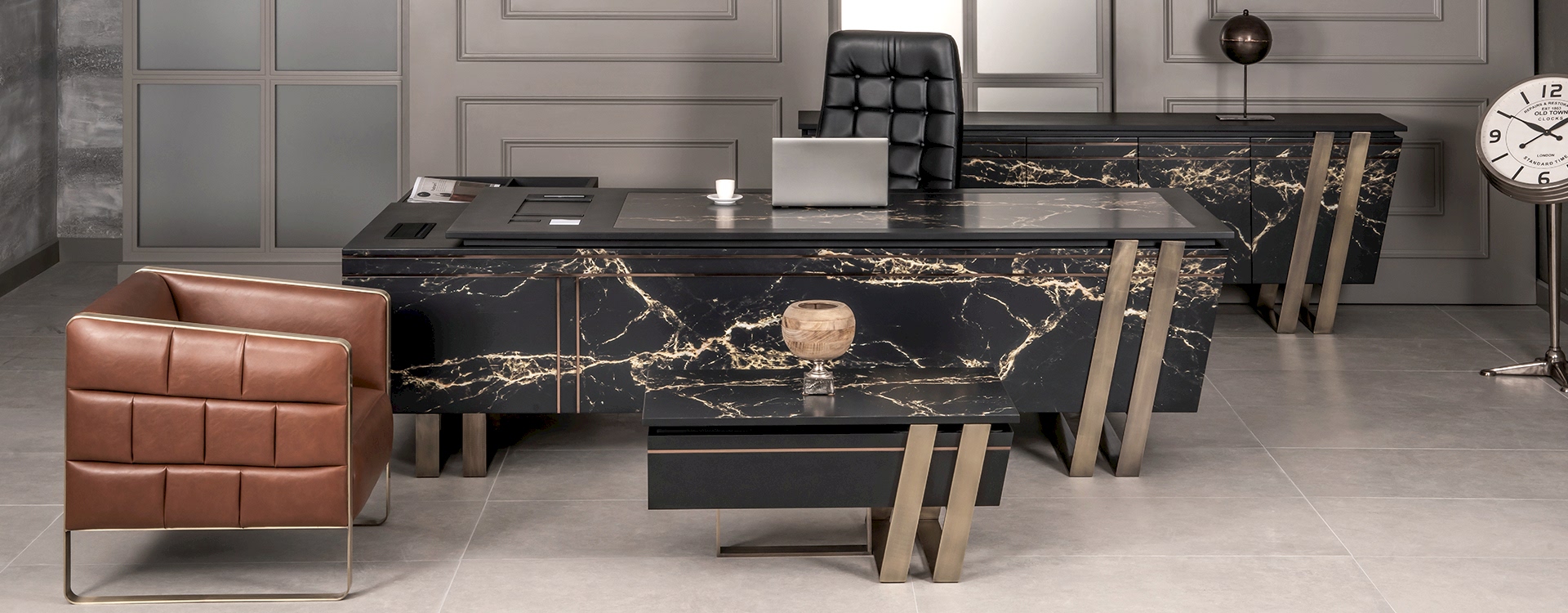 Palermo Vip Executive Desk Set